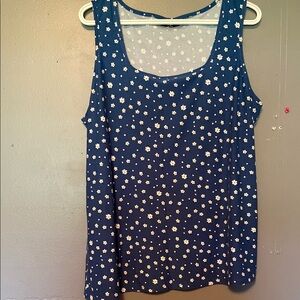 💙Blue Sleeveless Tank Top with Flower Pattern.